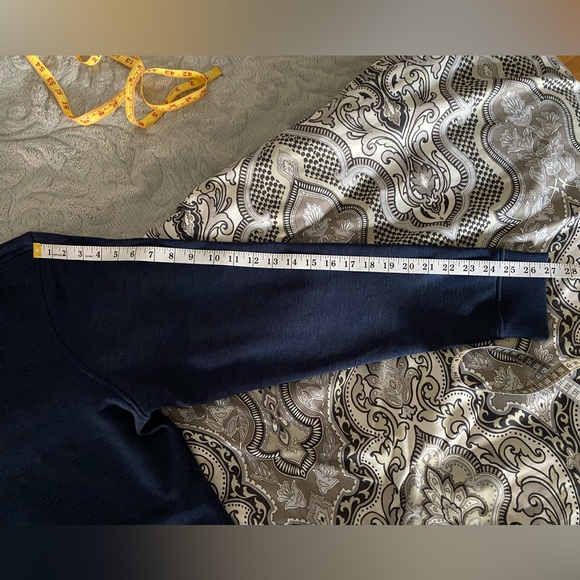 Under Armour pullover quarter zip - very good condition - Picture 4 of 4